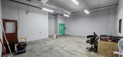 Klw Industrial Building (D27), Factory #500823021